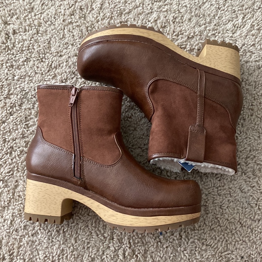 NWT Universal Thread Women's Fawn Clog Boots - Picture 6 of 8